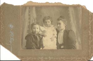 gran and her family 001